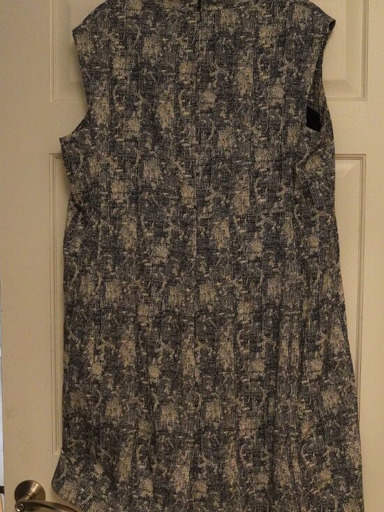 M.M.LaFleur Textured Sheath Dress Black White Sleeveless Work Dress. Sz. +3 - Picture 4 of 4